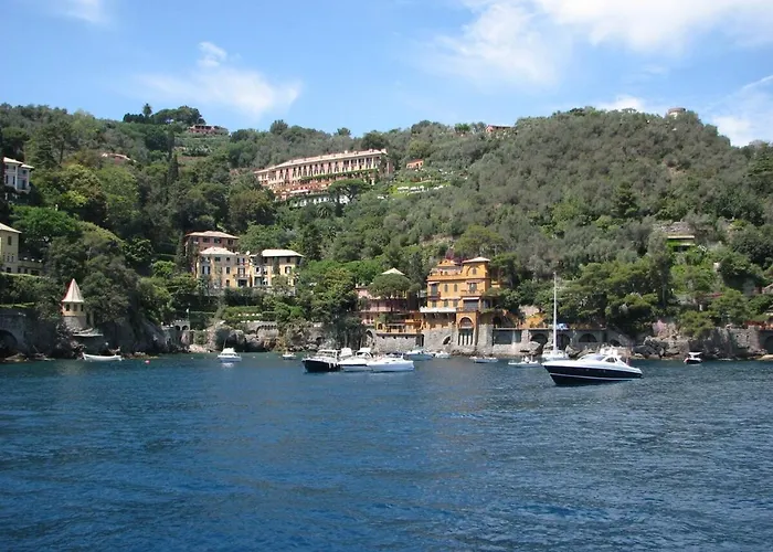 With A Stunning Sea View Pool Tennis Апартаменты Рапалло